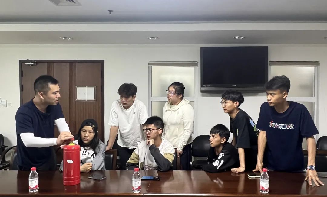 【动态】实验动物中心召开云南学生暑期实习欢迎会(图3)