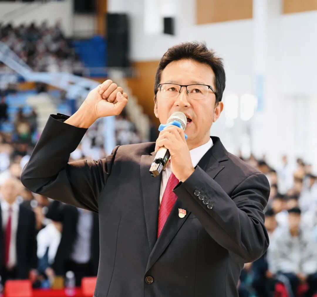 学院（校）举行2025-2026学年秋季学期开学典礼暨庆祝第41个教师节活动(图6)