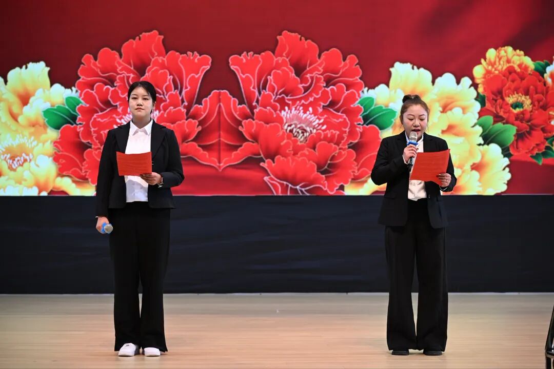 学院（校）举行2025-2026学年秋季学期开学典礼暨庆祝第41个教师节活动(图10)