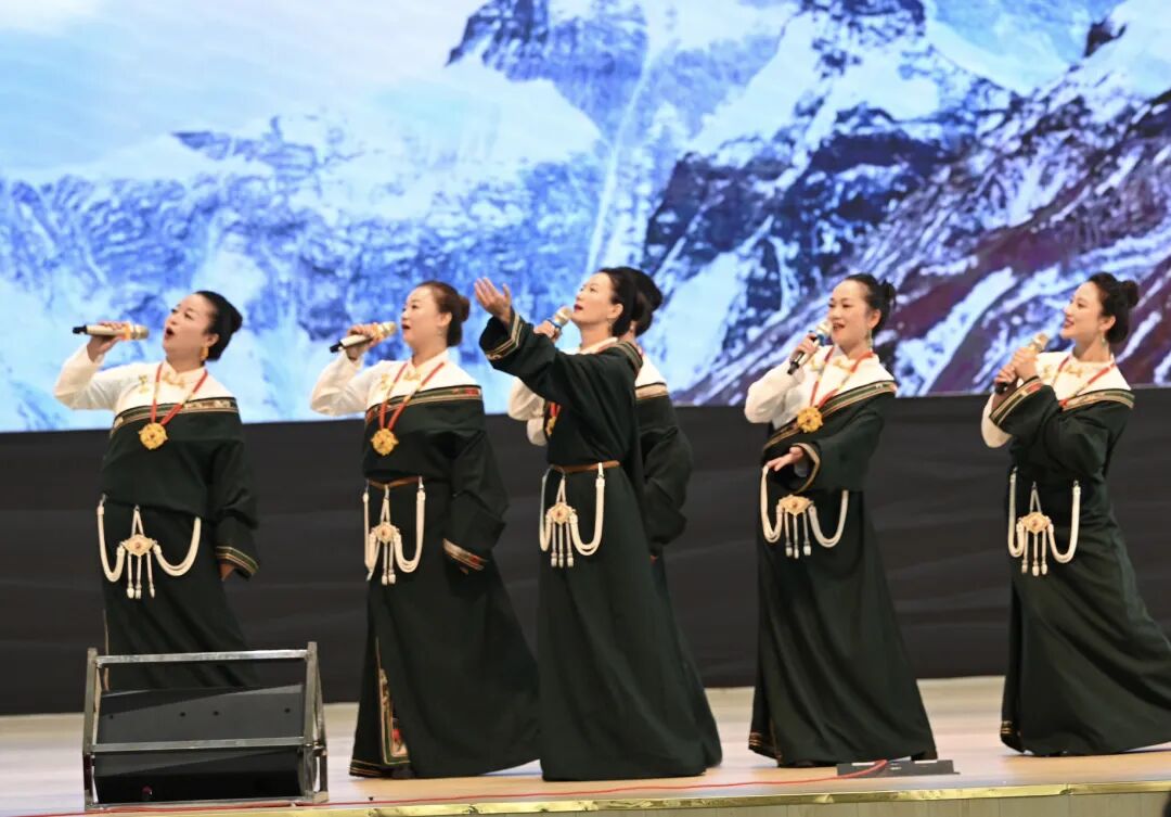 学院（校）举行2025-2026学年秋季学期开学典礼暨庆祝第41个教师节活动(图13)