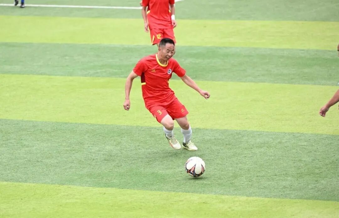 香格里拉职业学院足球队荣获第二十二届“高原杯”季军 展现拼搏精神与团队风采(图3)