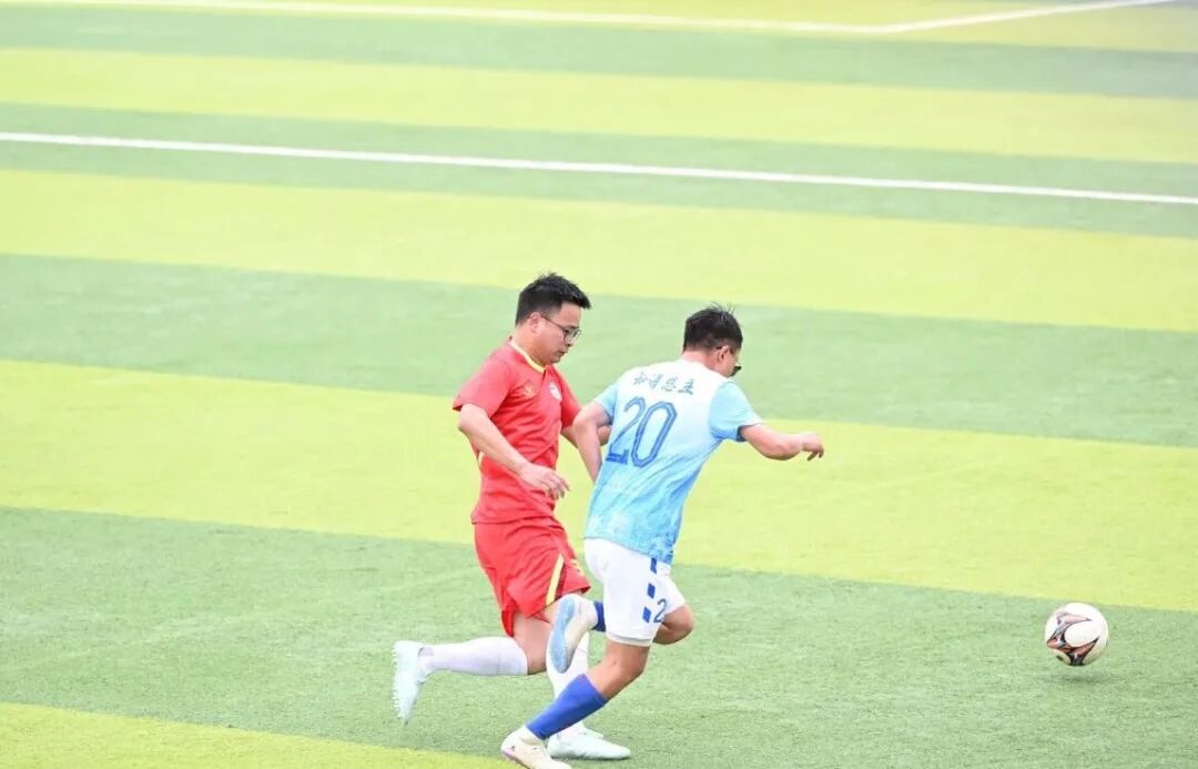 香格里拉职业学院足球队荣获第二十二届“高原杯”季军 展现拼搏精神与团队风采(图9)