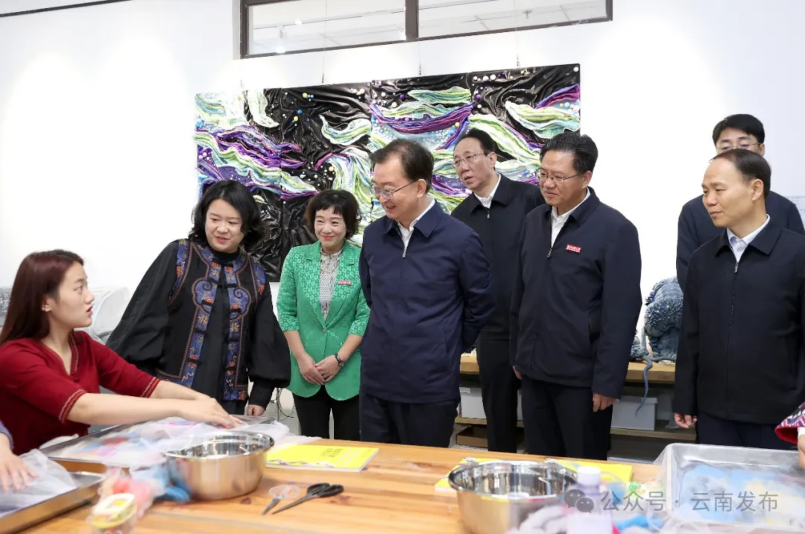 理论学习|王宁在高校讲授思政课寄语全省广大青年学生 坚定信仰信念信心 激昂青春拼搏奉献 在强国建设民族复兴伟业中书写精彩人生(图3) 理论学习|王宁在高校讲授思政课寄语全省广大青年学生 坚定信仰信念信心 激昂青春拼搏奉献 在强国建设民族复兴伟业中书写精彩人生(图3)
