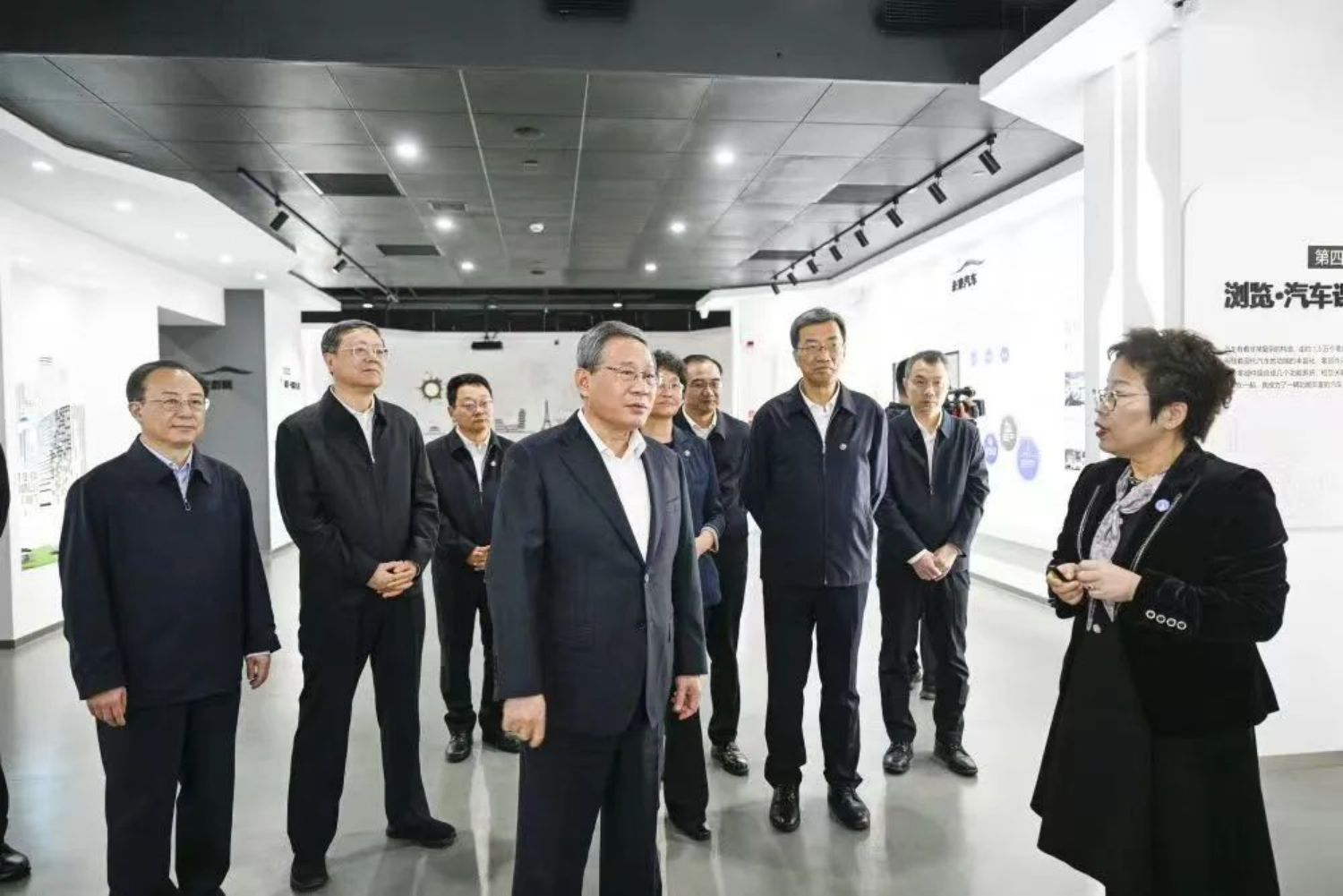 理论学习|李强在上海调研技能人才工作时强调 积极适应经济社会发展需要 大力加强职业教育和技能人才培养(图1) 理论学习|李强在上海调研技能人才工作时强调 积极适应经济社会发展需要 大力加强职业教育和技能人才培养(图1)