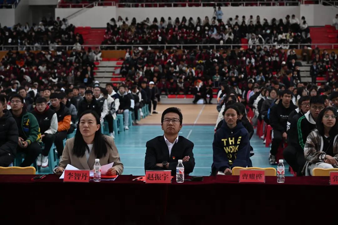 香职新闻｜筑牢网络安全防线  共护数字时代国家安全——学院校组织开展4·15全民国家安全教育日宣讲活动