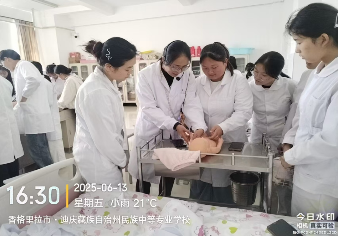 香职动态 | 滇西大迪庆学院2025级毕业生开展婴幼儿发展引导员（高级证）培训(图1)