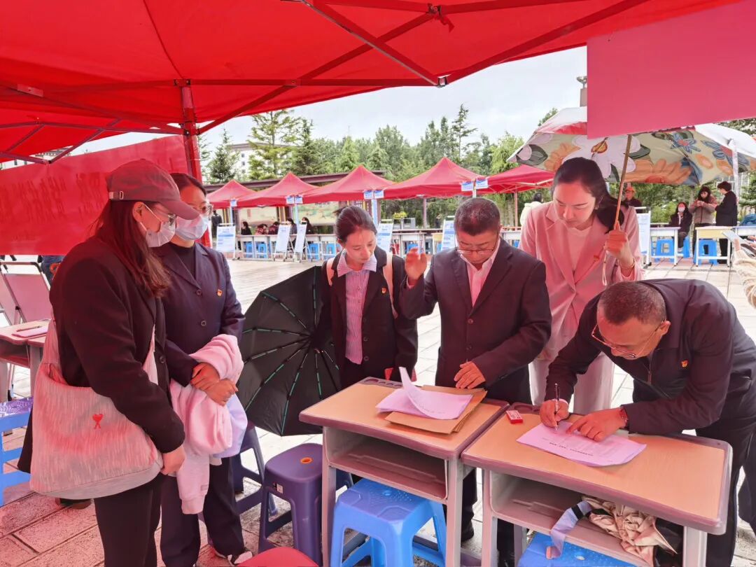 香职动态 | 学院第二党支部扎实推进党建与创新创业、就业深度融合主题活动(图4) 香职动态 | 学院第二党支部扎实推进党建与创新创业、就业深度融合主题活动(图4)