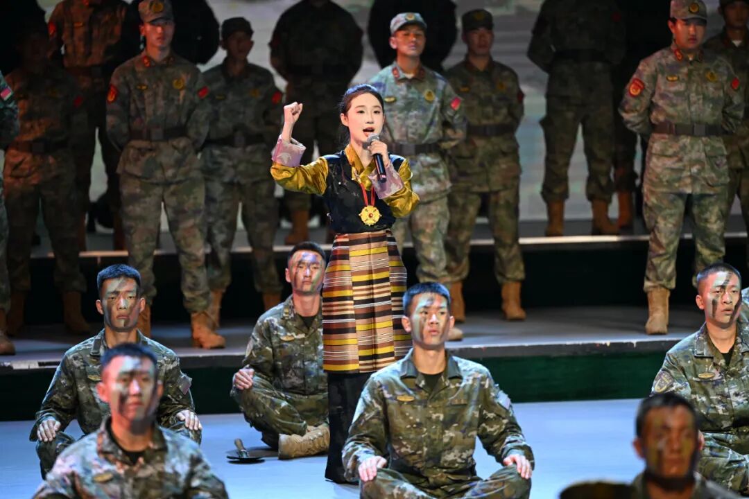 以国防教育晚会为舞台，深化思政教育铸魂育人(图7)