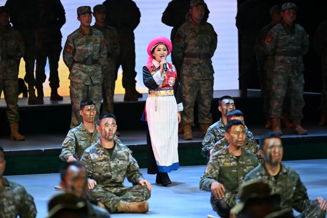 以国防教育晚会为舞台，深化思政教育铸魂育人(图9)