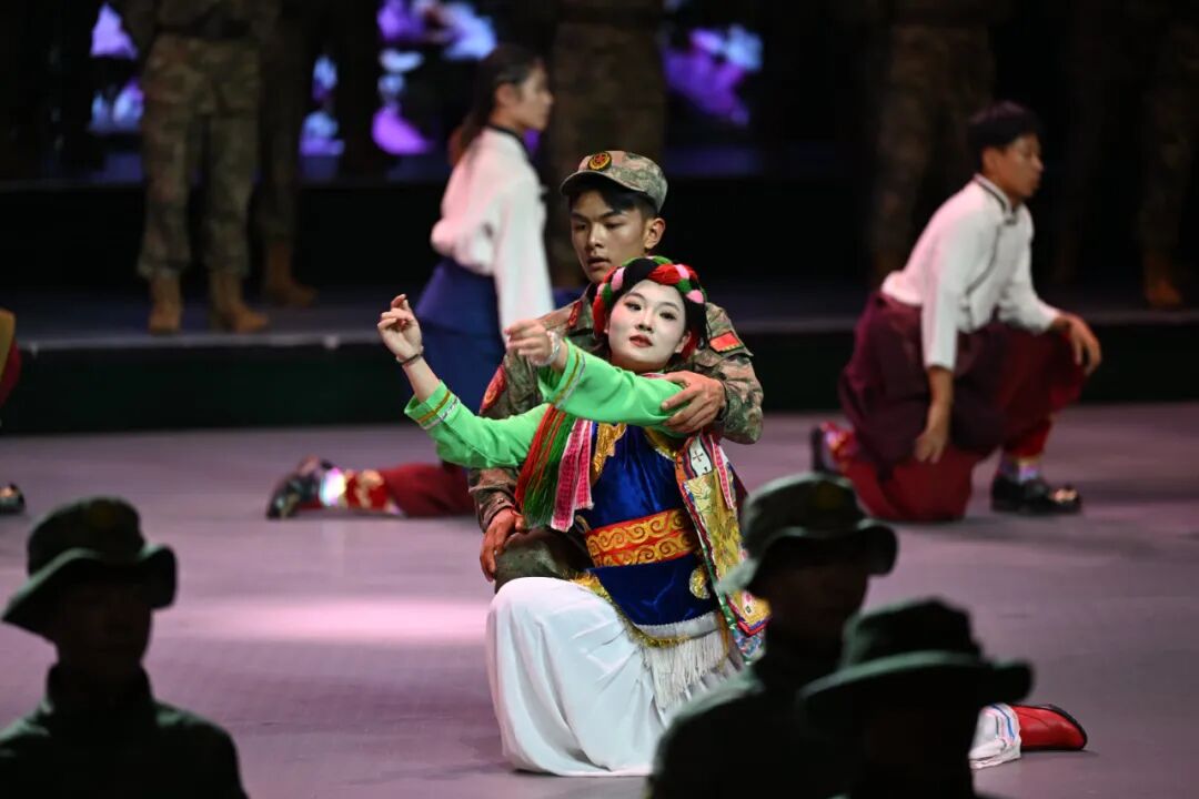 以国防教育晚会为舞台，深化思政教育铸魂育人(图11)