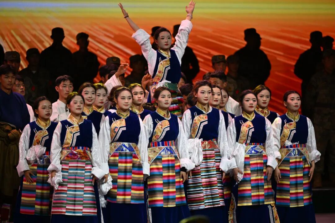 以国防教育晚会为舞台，深化思政教育铸魂育人(图12)