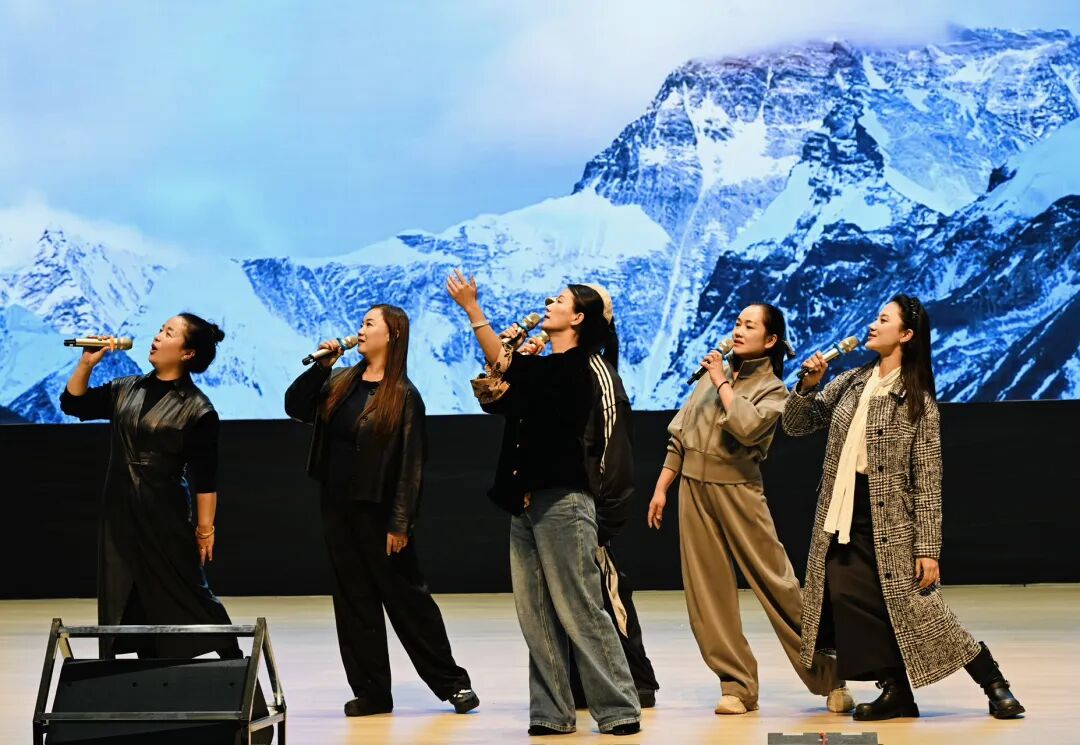 闪光灯外——学院（校）开学典礼暨教师节活动幕后致敬篇(图2)