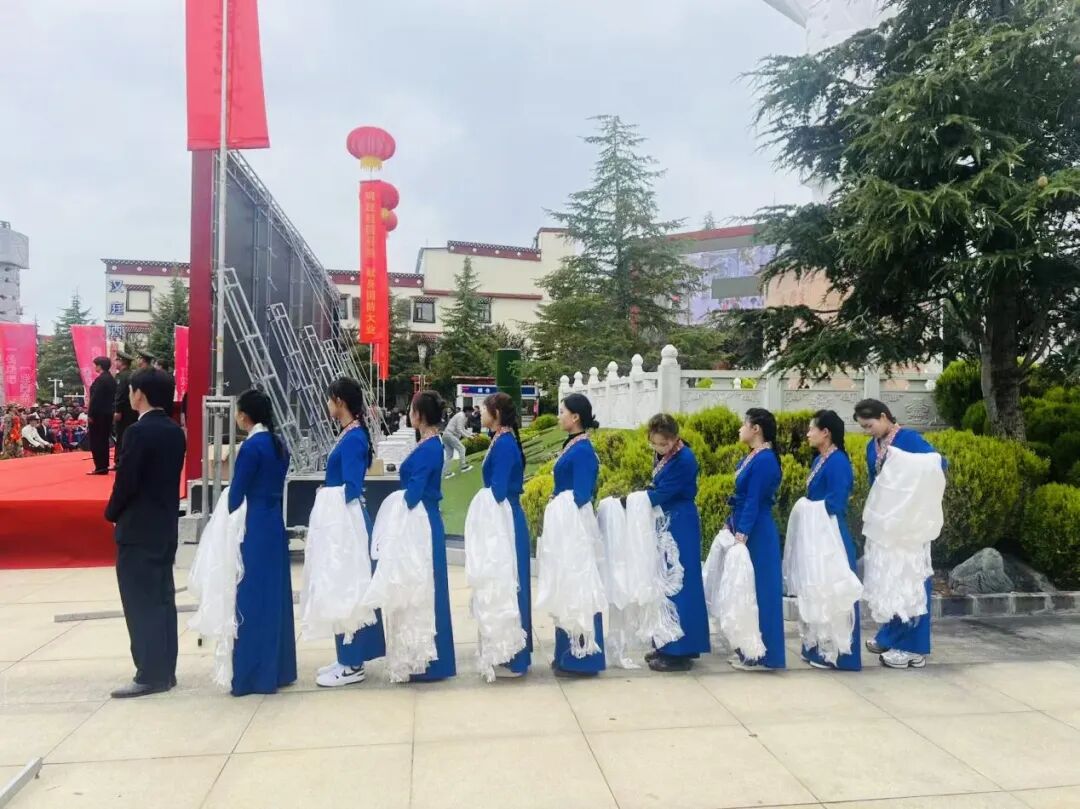  学院礼仪队开展新兵入伍欢送仪式服务工作(图1)