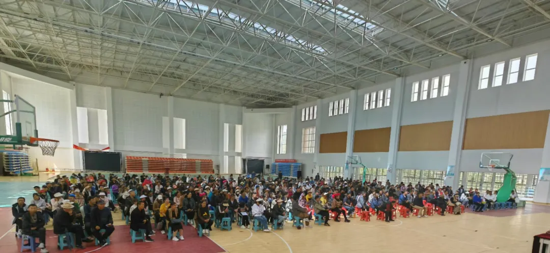 香职新闻｜感恩“香”遇 “新”程启航--香格里拉职业学院 迪庆州民族中等专业学校2024年新生入学现场热辣滚烫(图8)